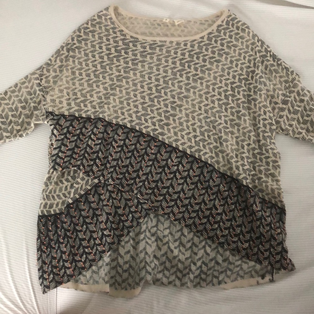 moth top